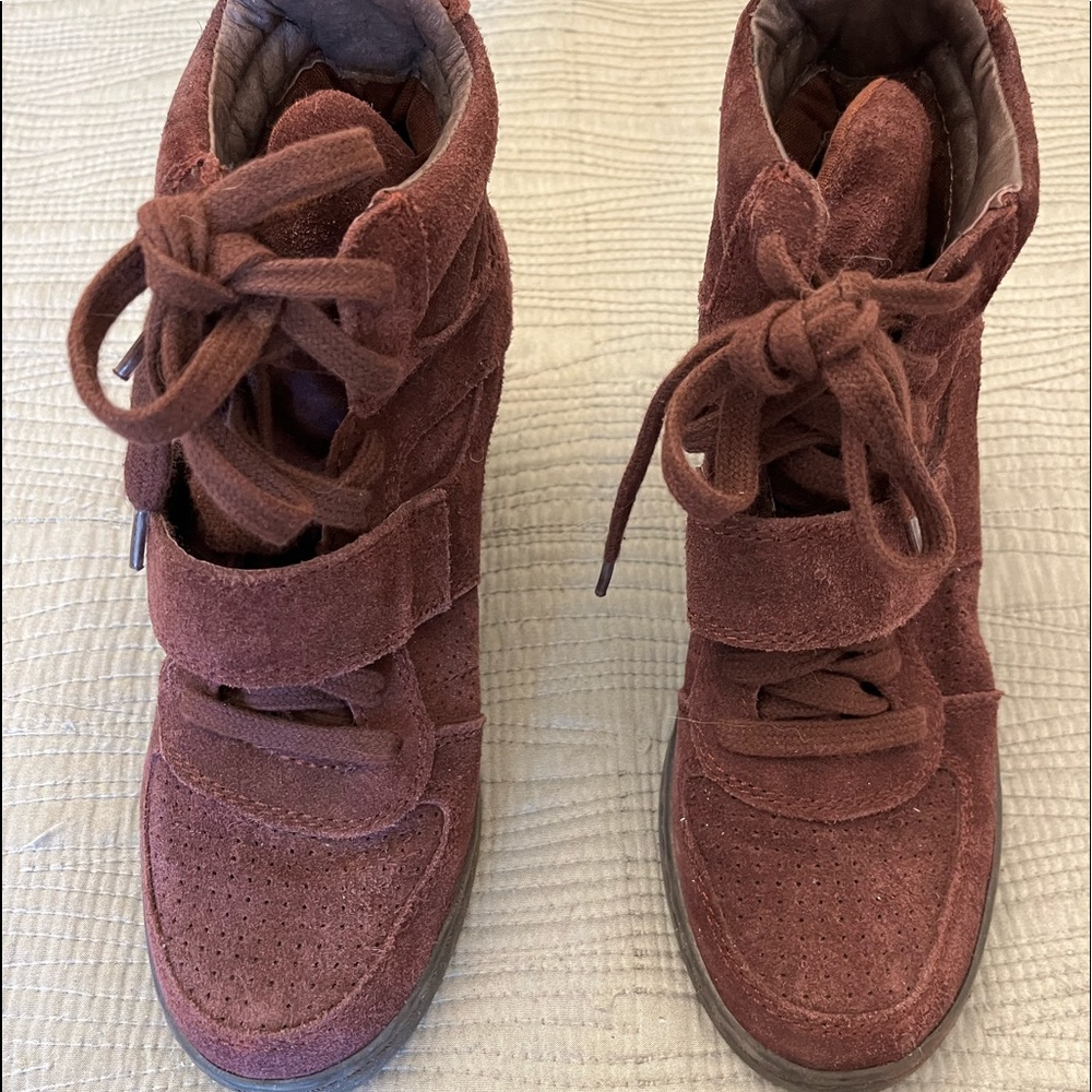 Ash size 37 Maroon wedge